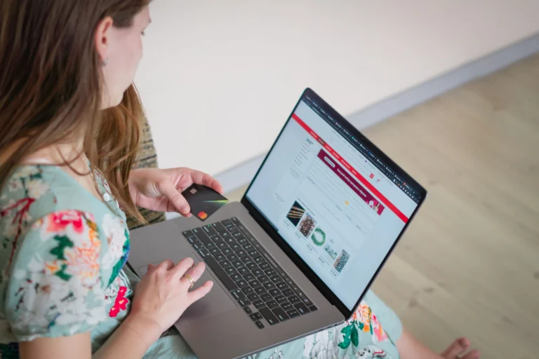 3D Secure ile online ödeme yapılırken kullanılan kredi kartı