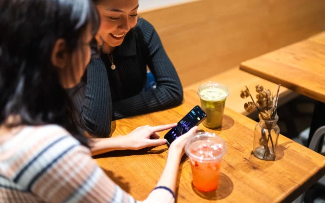 Akıllı telefonda Instagram iki adımlı doğrulama ekranı