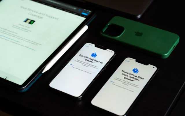 iPhone'dan Android'e veri aktarımı yapılırken iki akıllı telefon