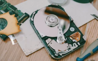 Açılmış sabit disk (HDD)