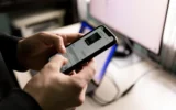 Telefon ekranında WhatsApp sohbetlerinin aktarılması