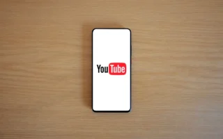 Telefonda YouTube uygulaması ekranı