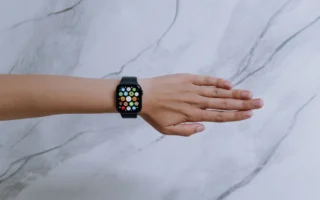Ekranı kararmış Apple Watch