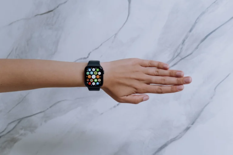 Ekranı kararmış Apple Watch