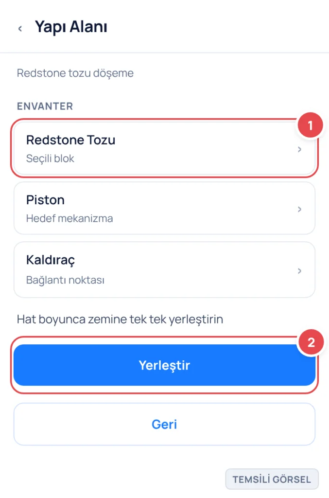 Temsili görsel: Minecraft yapı alanı ekranı; zeminde pistondan kaldıraç noktasına uzanan düz bir hat boyunca redstone tozu döşeniyor, envanterde redstone tozu seçili görünüyor; işaretli: 1. Redstone T