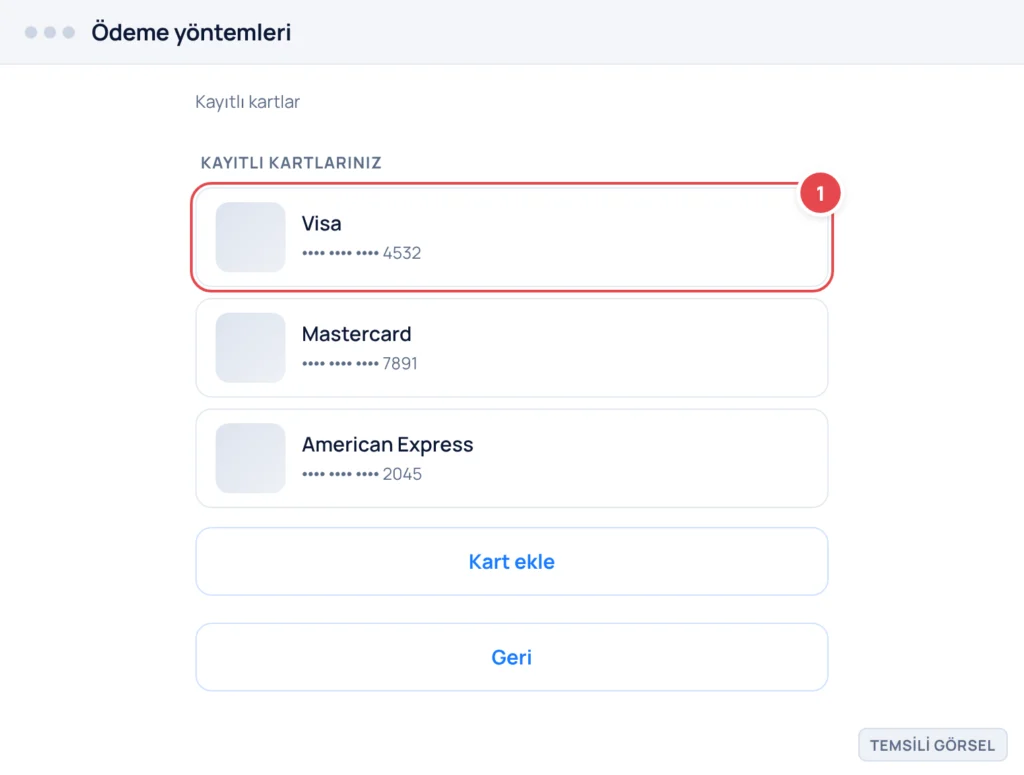 Temsili görsel: Chrome tarayıcısında ödeme yöntemleri ekranı; üç kayıtlı kart maskeli numaralarla (son 4 hanesi görünür) listeleniyor. İlk Visa kartı işaretli; kullanıcı bu kartı seçerek silme veya dü