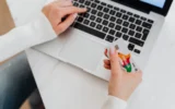 Online ödeme ekranında kredi kartı ile taksit seçimi