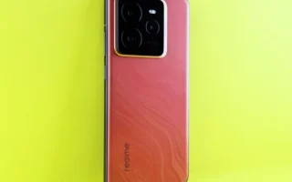 Android akıllı telefonun arka kamera bölümü