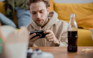 Telefonda mobil oyun ekranı