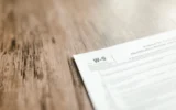 Bilgisayar ekranında vergi belgesi görüntüleme