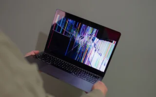 Windows 11 çalıştıran bir dizüstü bilgisayar