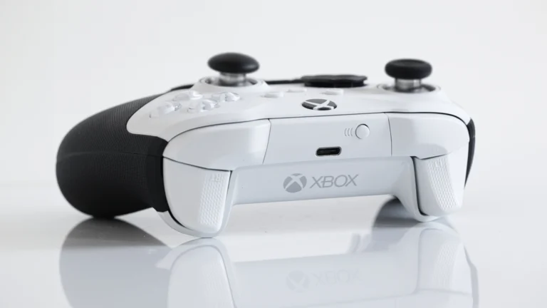 Xbox konsolu ve kablosuz kontrolcü