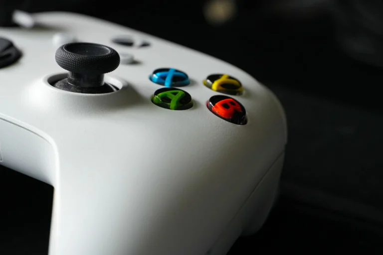 Xbox konsolu ve kontrolcüsü